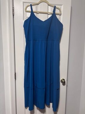 Athleta Elation Hybrid V-Neck Midi Dress